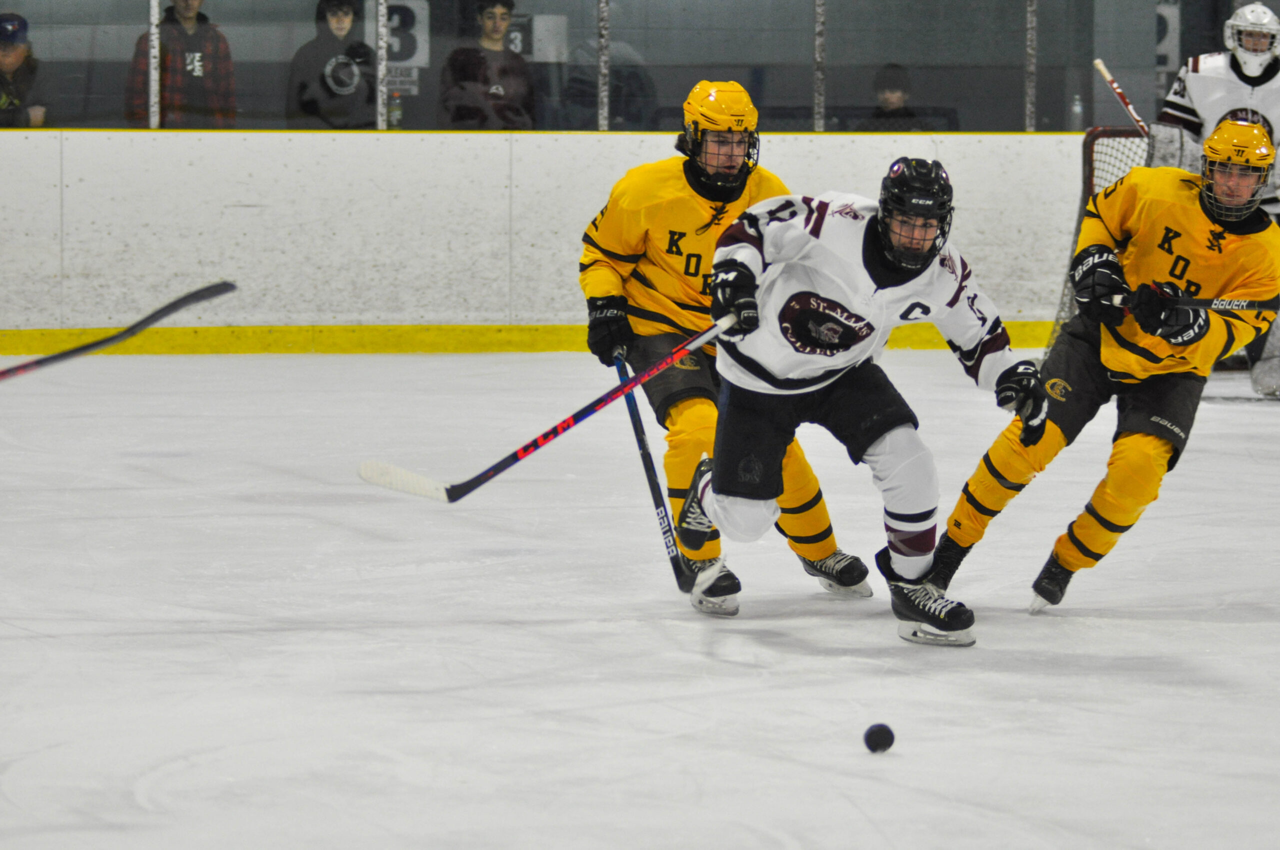 Palmer and Guzzo Lead the Knights Past Colts with Three Points Each in High School Action