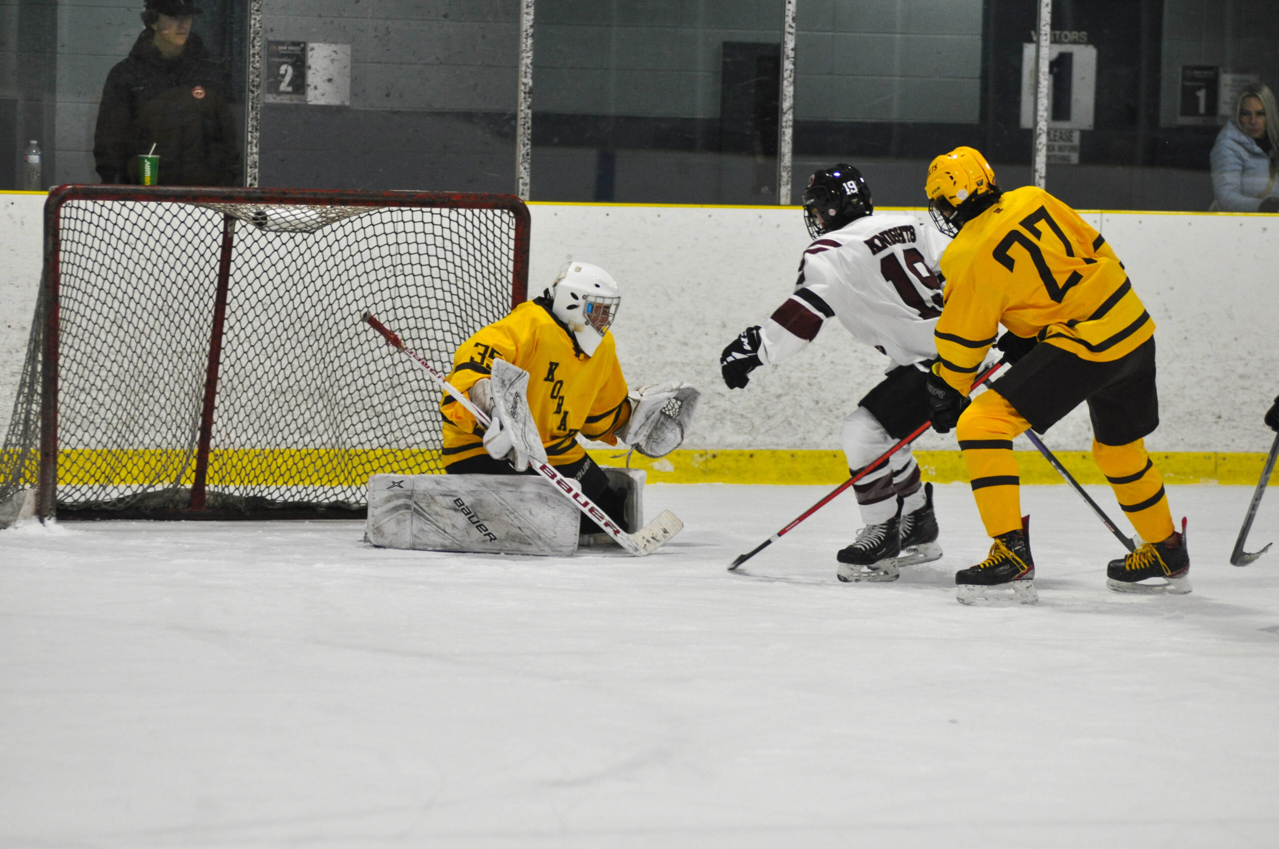 Green and Vecchio Register Three Points Each in Knights Win Over Colts