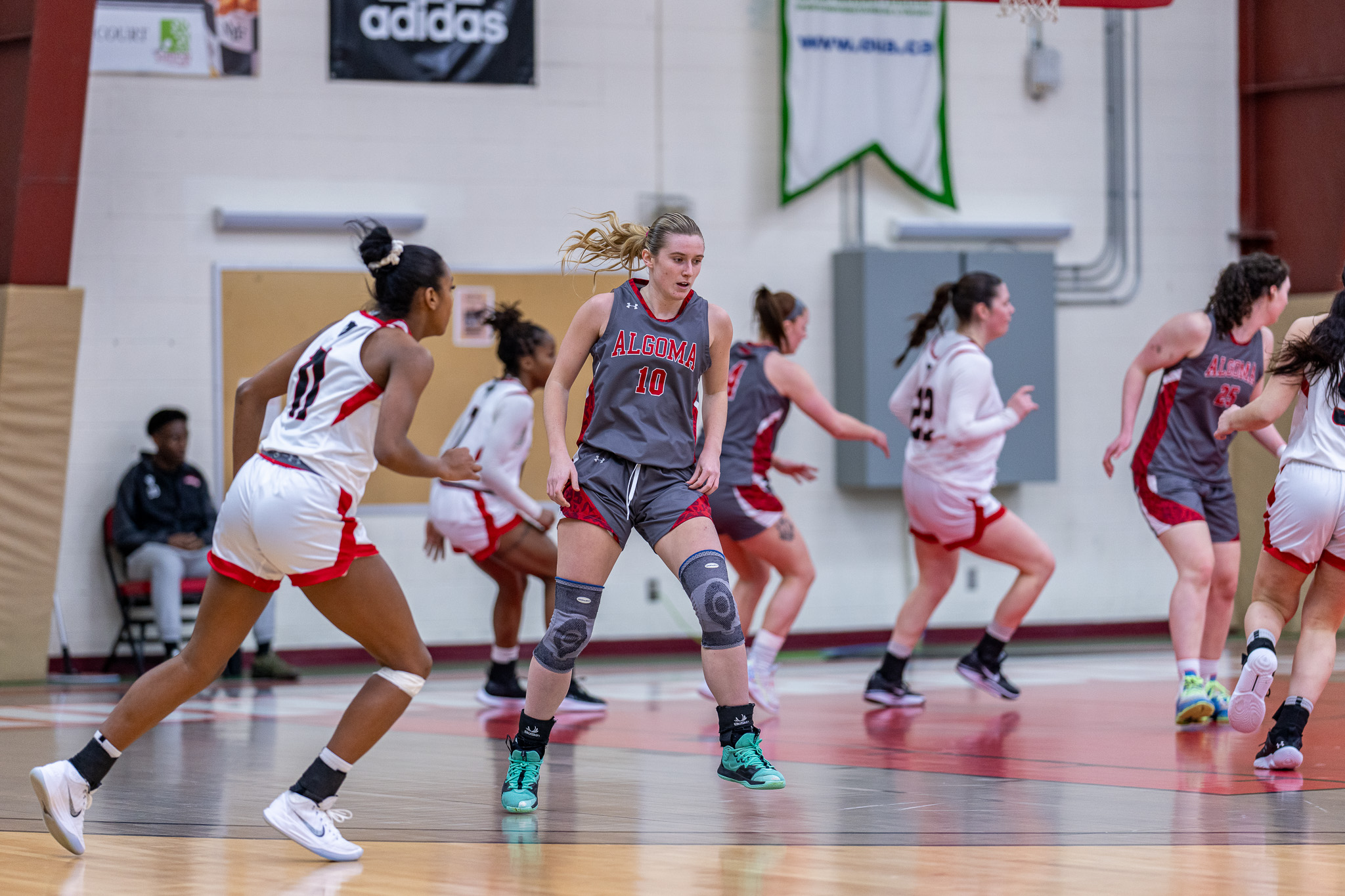 Tough Weekend for the Thunderbirds in OUA Action Against the Gee Gees and Ravens