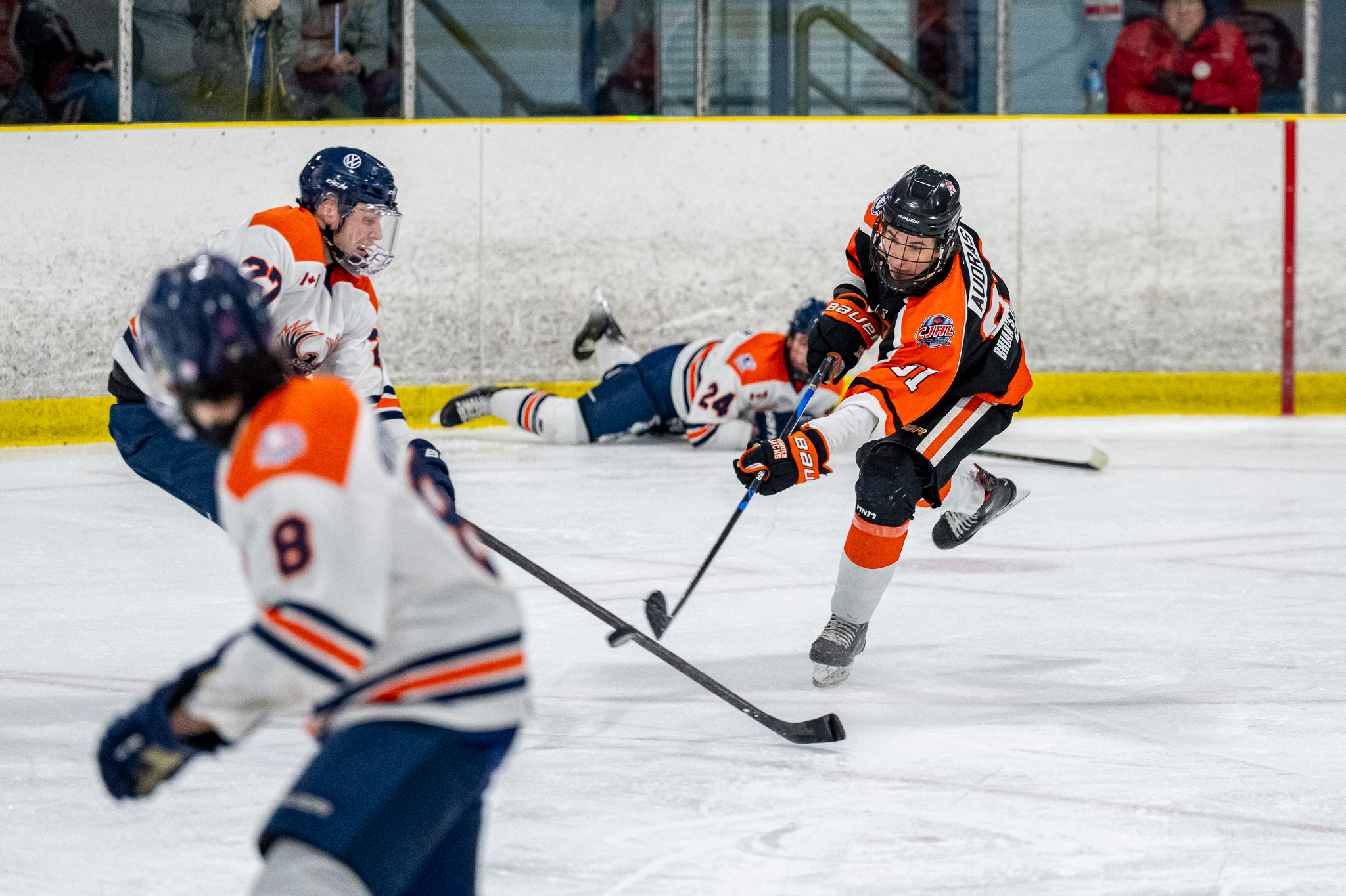 Thunderbirds Fall in Final 2023/2024 Regular Season Game in Hearst to the Lumberjacks