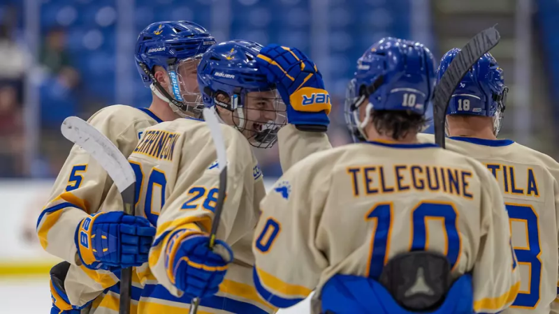 Lakers Win Over Simon Fraser with Levandowski’s Hat Trick