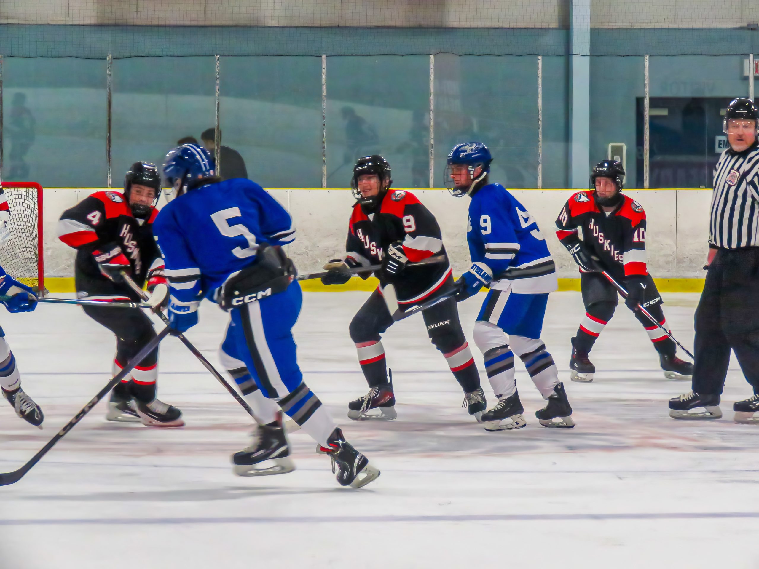 Steelhawks Soar Past Huskies in Season Opener