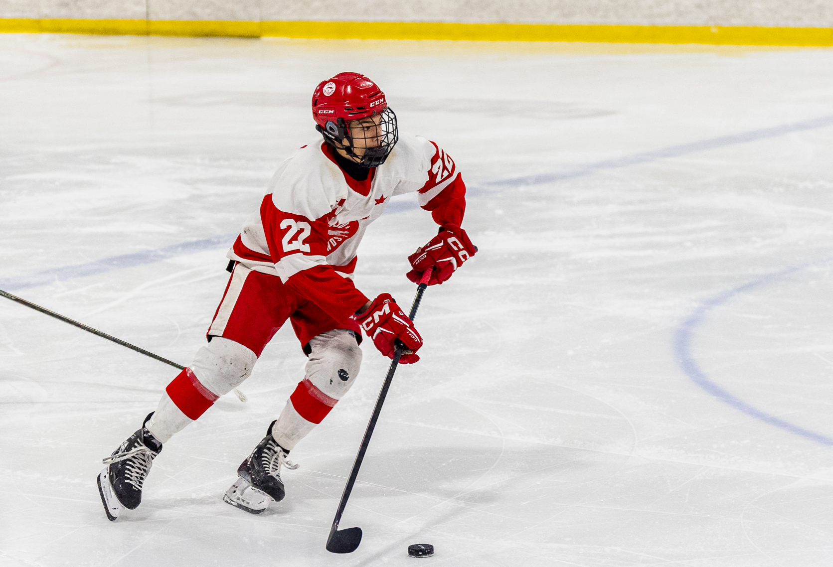 Finlay Escasa’s Eight-Point Weekend Leads Greyhounds Past the Visiting Majors