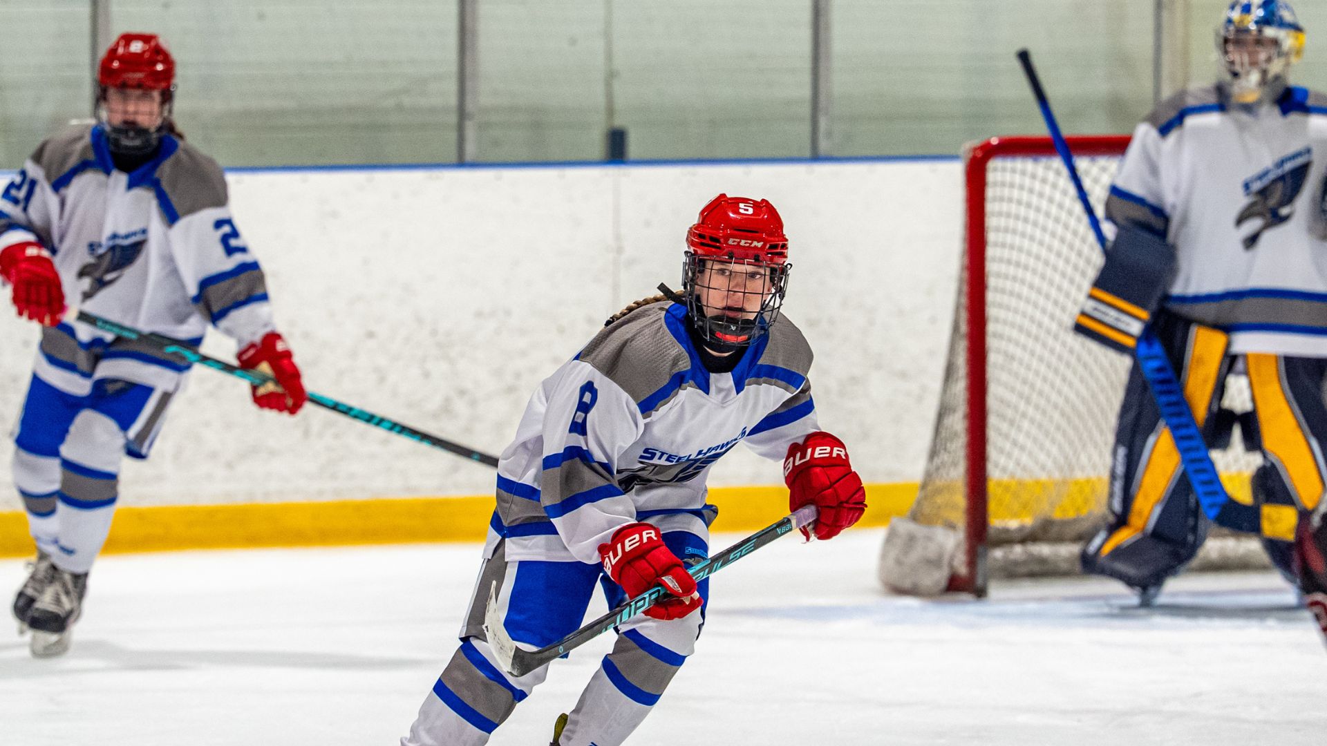 Steelhawks Power Past Huskies in Dominant Girl’s High School Hockey Win 