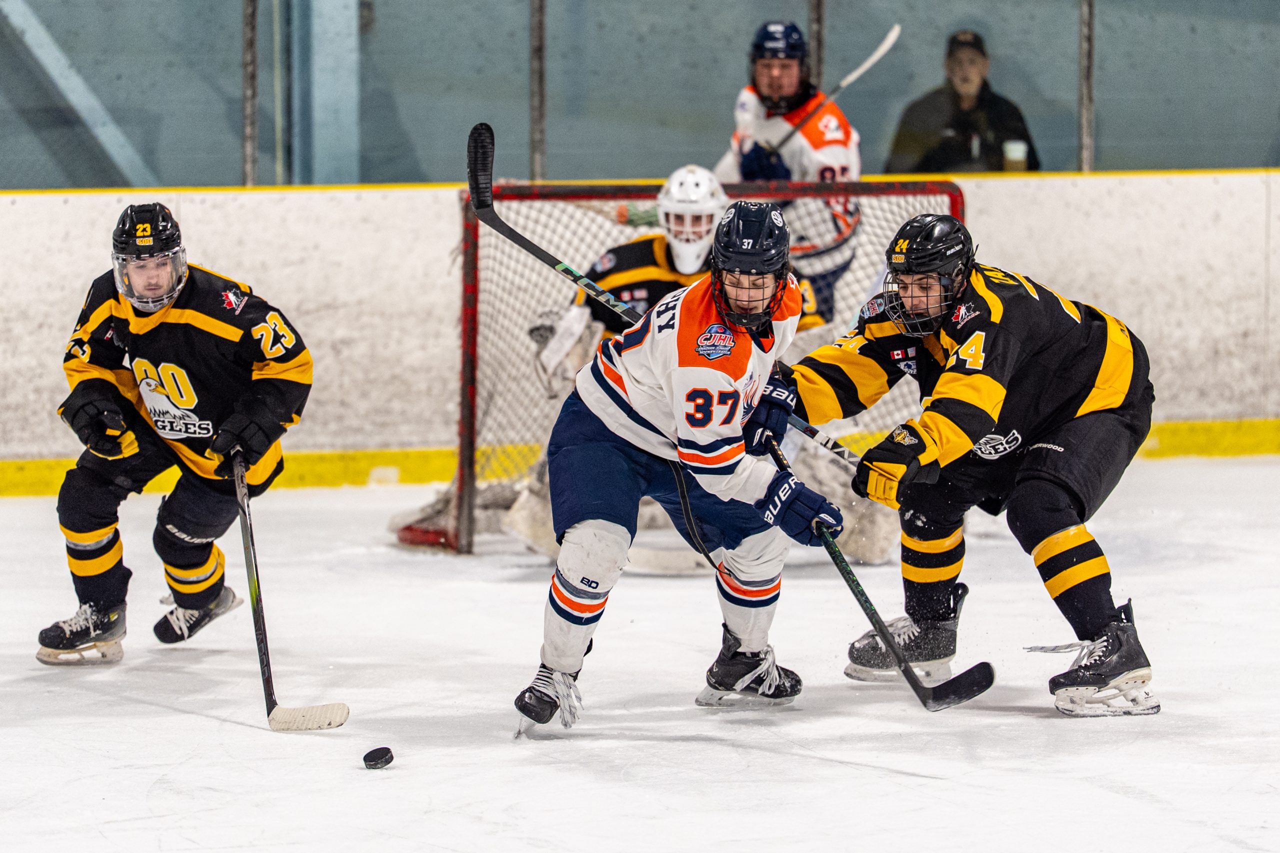 Thunderbirds Edge Eagles in Cross-Border Rivalry as Regular Season Nears End